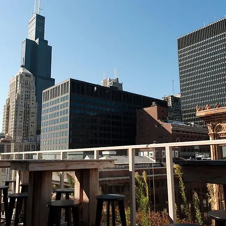 Apartment Two-bedroom On W Van Buren Street Apt 1104 Chicago