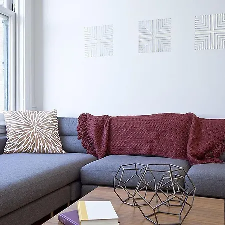 Apartment Two-bedroom On W Van Buren Street Apt 1304