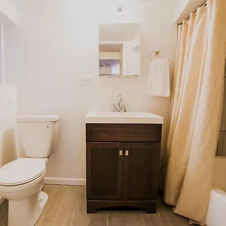 Apartment One-bedroom On W Palmer Street Apt L1 *