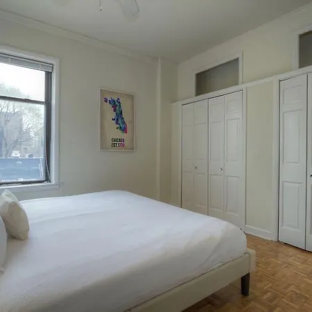 Apartment Three-bedroom On W Belmont Avenue Apt 2e