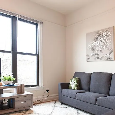 Three-bedroom On N Lincoln Avenue Apt 3e Chicago