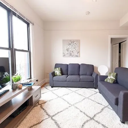 Three-bedroom On N Lincoln Avenue Apt 3e Chicago