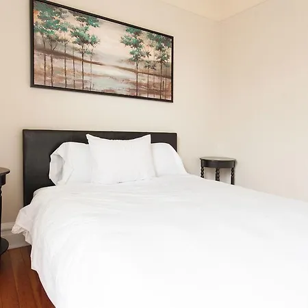Apartment Three-bedroom On N Lincoln Avenue Apt 3e *