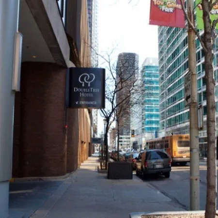 Hotel Doubletree By Hilton Magnificent Mile 4*