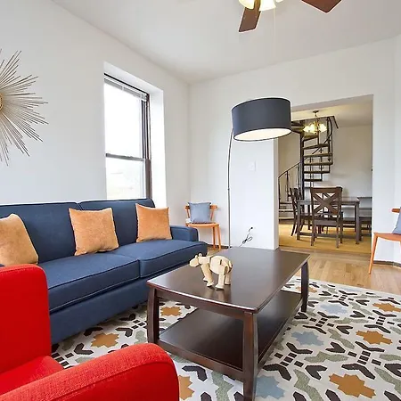 Apartment Six-bedroom On N Lincoln Avenue Apt 3