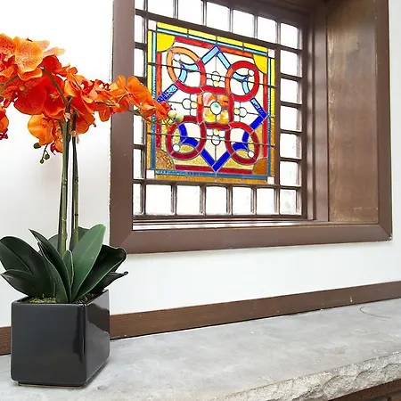 Six-bedroom On N Lincoln Avenue Apt 3 Chicago