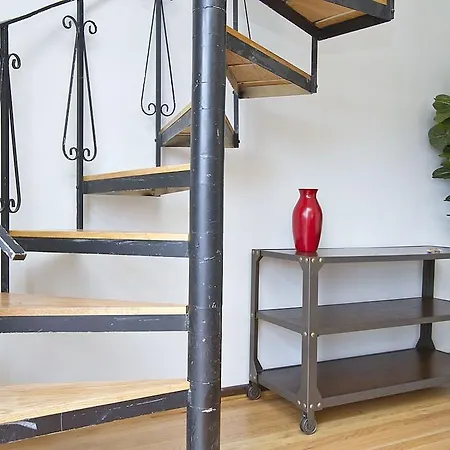 Apartment Six-bedroom On N Lincoln Avenue Apt 3 *