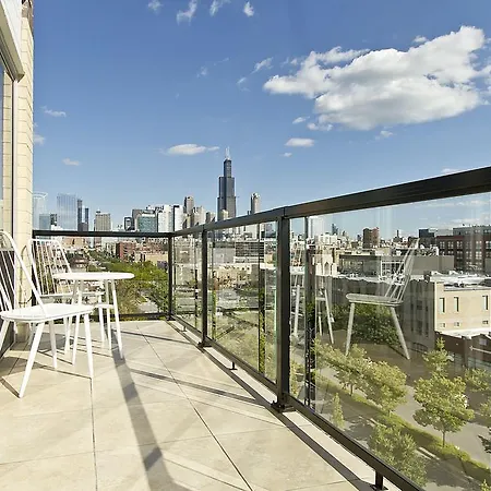 Two-bedroom On W Randolph Street Apt 6b *