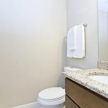Apartment Two-bedroom On W Randolph Street Apt 6b