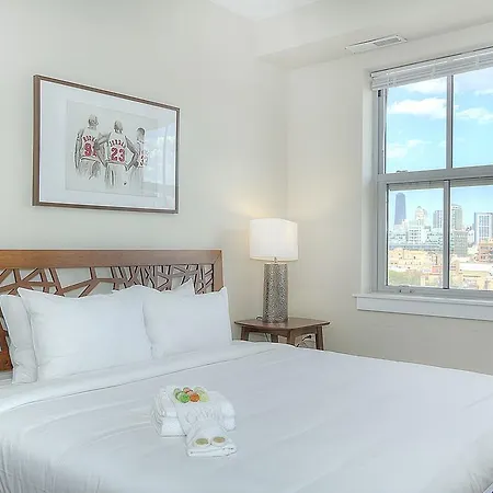 Two-bedroom On W Randolph Street Apt 6b Apartment
