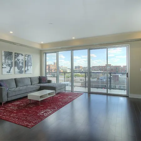 Two-bedroom On W Randolph Street Apt 6b Apartment *