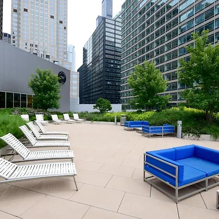 Modern West Loop Apartments Apartment *