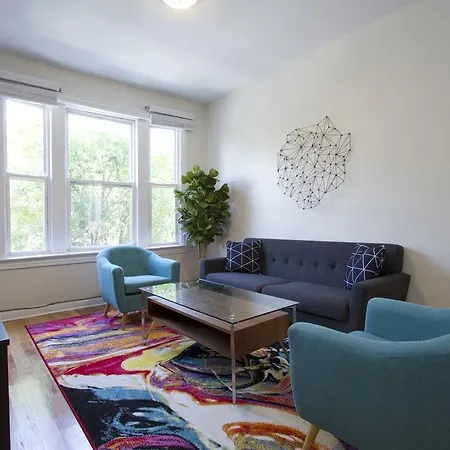 Three-bedroom On W Division Street Apt 2f * Chicago