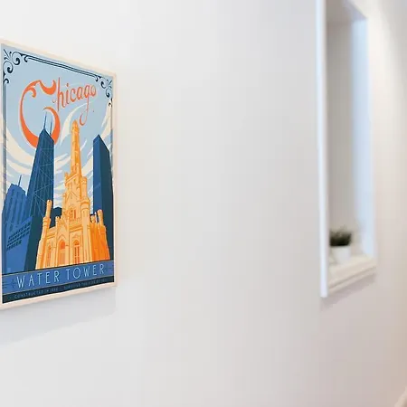 Studio On W Fullerton Avenue Apt D * Chicago