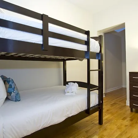 Two-bedroom On W Division Street Apt 1r *