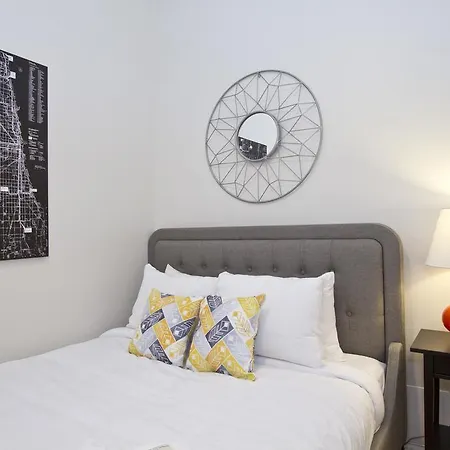 Apartment Two-bedroom On W Division Street Apt 1r Chicago