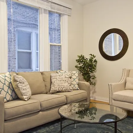Apartment Two-bedroom On W Division Street Apt 1r Chicago
