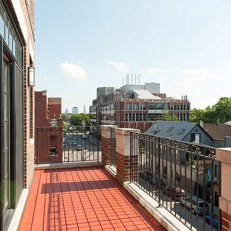Apartment Three-bedroom On N Halsted Street Apt 4 Chicago
