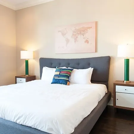 Apartment Three-bedroom On N Halsted Street Apt 4 Chicago