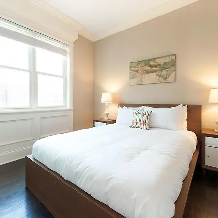 Apartment Three-bedroom On N Halsted Street Apt 4 *