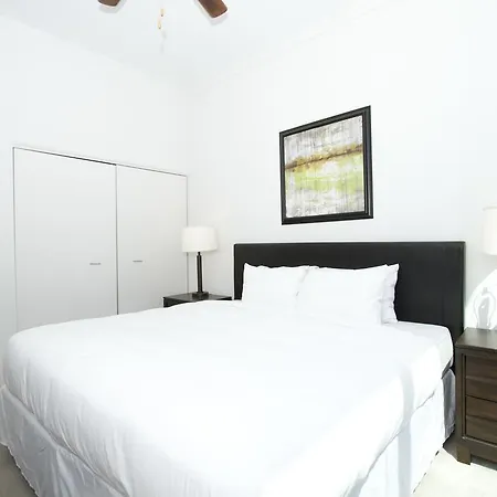 Apartment Two-bedroom On W Fullerton Avenue Apt 204