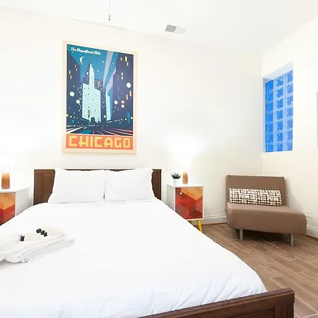 Studio On W Fullerton Avenue Apt C * Chicago