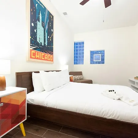 Studio On W Fullerton Avenue Apt C Apartment Chicago