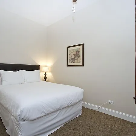Apartment Three-bedroom On N Seminary Avenue Apt 1 *