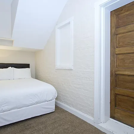 Three-bedroom On N Seminary Avenue Apt 1 *