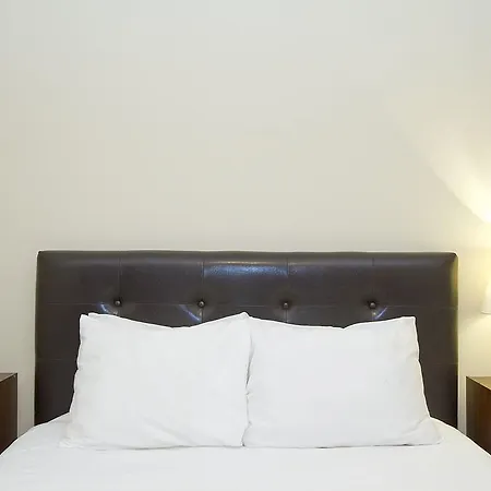 Three-bedroom On N Seminary Avenue Apt 1 Apartment *