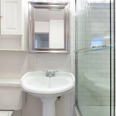 Two-bedroom On N Orchard Street Apt 2 Chicago