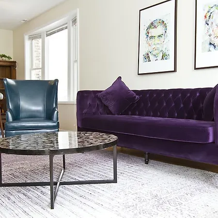 Apartment Two-bedroom On N Southport Avenue Apt 3b