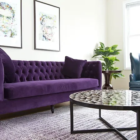 Two-bedroom On N Southport Avenue Apt 3b Chicago