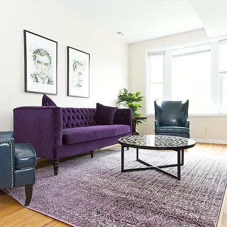 Apartment Two-bedroom On N Southport Avenue Apt 3b *