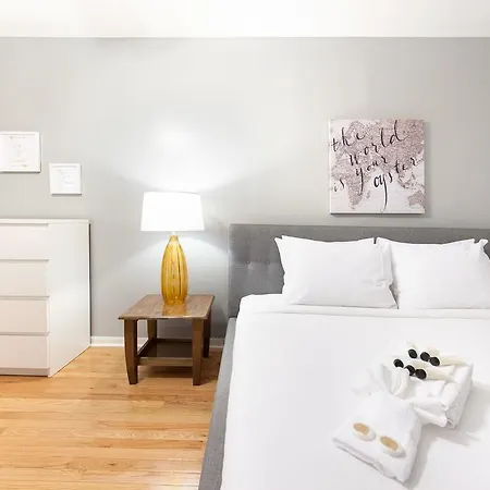 Five-bedroom On W Belmont Avenue Apt 3f * Chicago