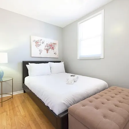 Apartment Five-bedroom On W Belmont Avenue Apt 3f