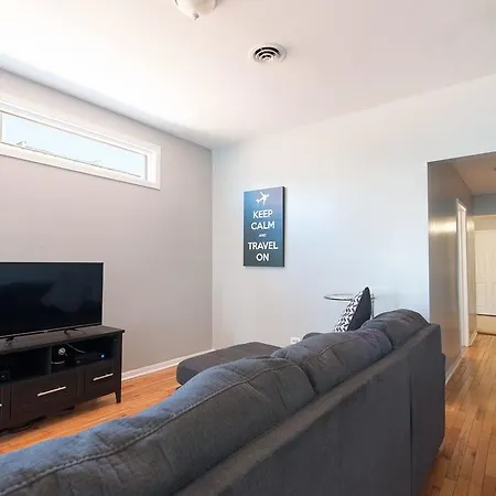 Five-bedroom On W Belmont Avenue Apt 3f * Chicago