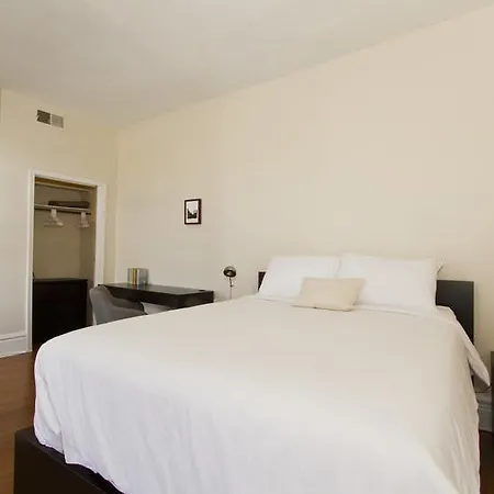 Apartment On N Halsted Street *