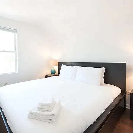 Three-bedroom On N Lincoln Avenue Apt 2f