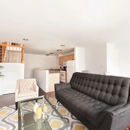 Apartment Three-bedroom On N Lincoln Avenue Apt 2f