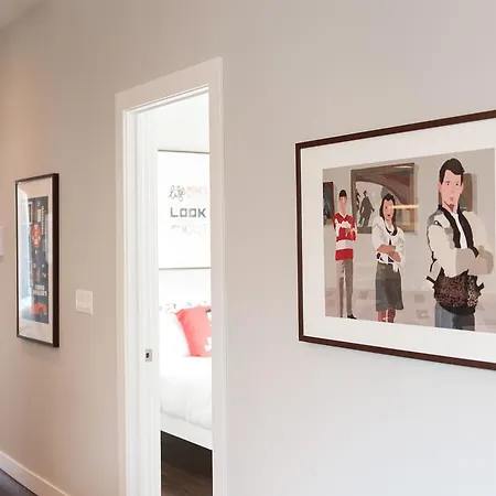 Three-bedroom On N Damen Avenue Apt 3e * Chicago