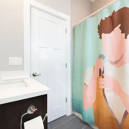 Apartment Three-bedroom On N Damen Avenue Apt 3e Chicago