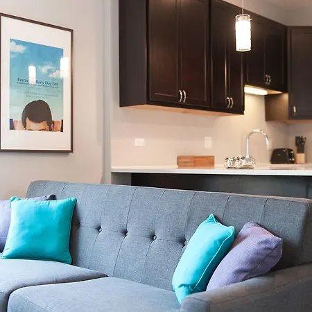 Three-bedroom On N Damen Avenue Apt 3e Apartment