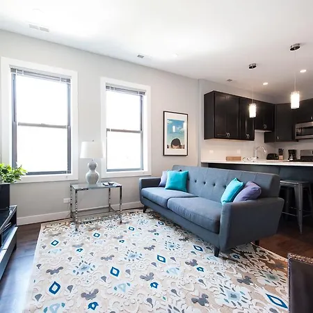 Three-bedroom On N Damen Avenue Apt 3e *