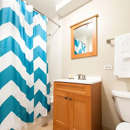 Two-bedroom On N Lincoln Avenue Apt 2r