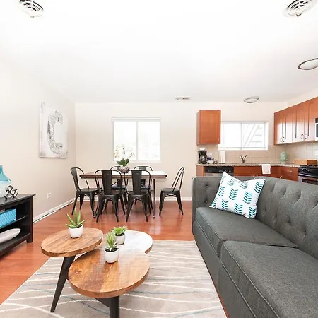 Two-bedroom On N Lincoln Avenue Apt 2r Apartment Chicago