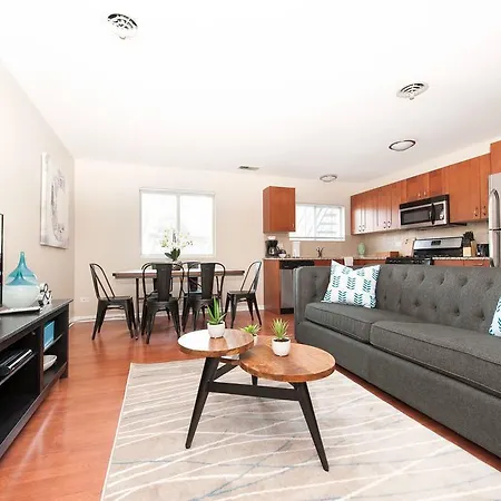 Two-bedroom On N Lincoln Avenue Apt 2r Apartment