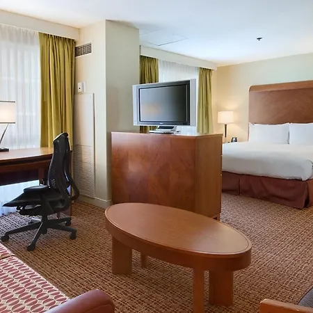 Hilton Magnificent Mile Hotel