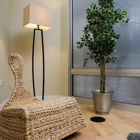 Two-bedroom On N Halsted Street Apt 302 *