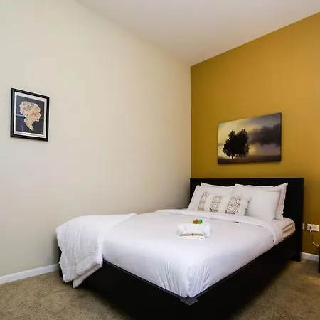 Apartment Two-bedroom On N Halsted Street Apt 302 Chicago